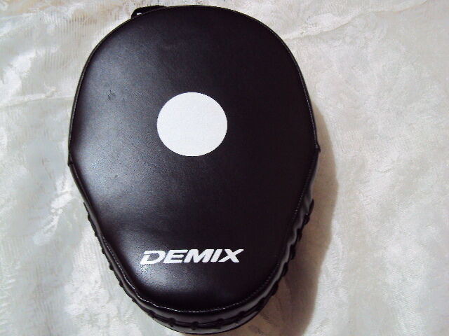 Лапа боксерская Demix