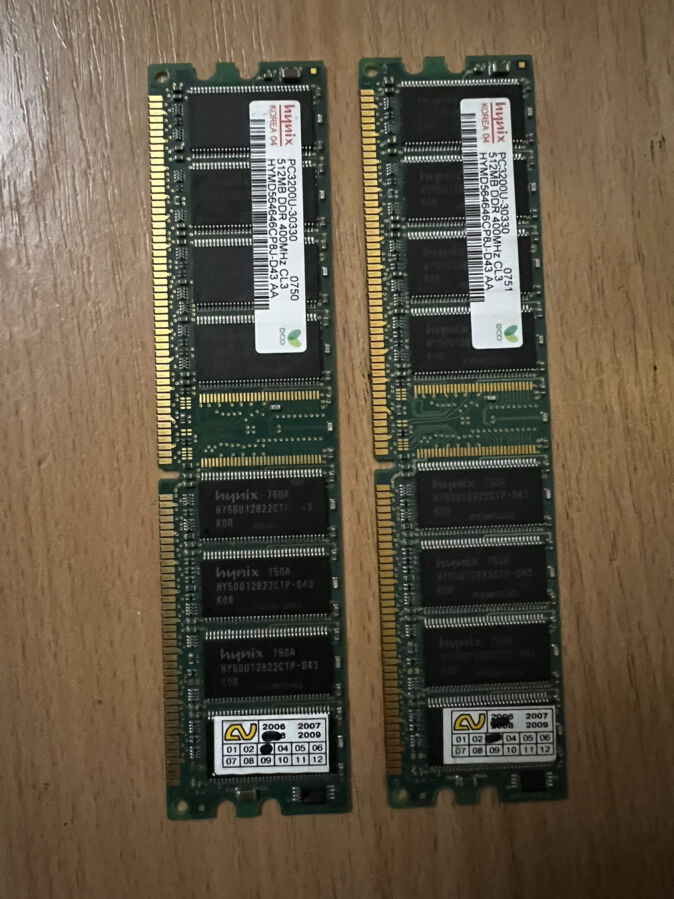 Hynix PC3200U-30330 512MB DDR 400mhz CL3