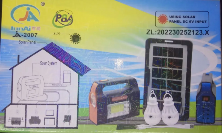 Солнечная зарядная станция + LED фонарь Junai JA-2007 с лампочками + P