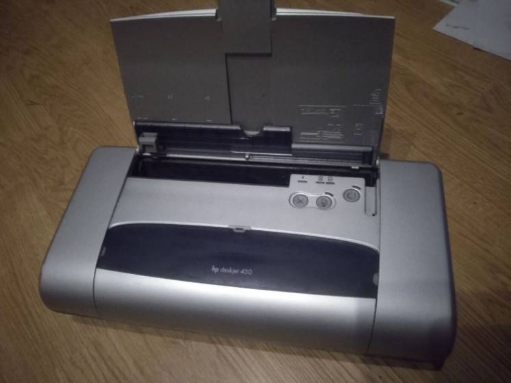 Продам принтер струйный цветной HP DeskJet 450 б/у