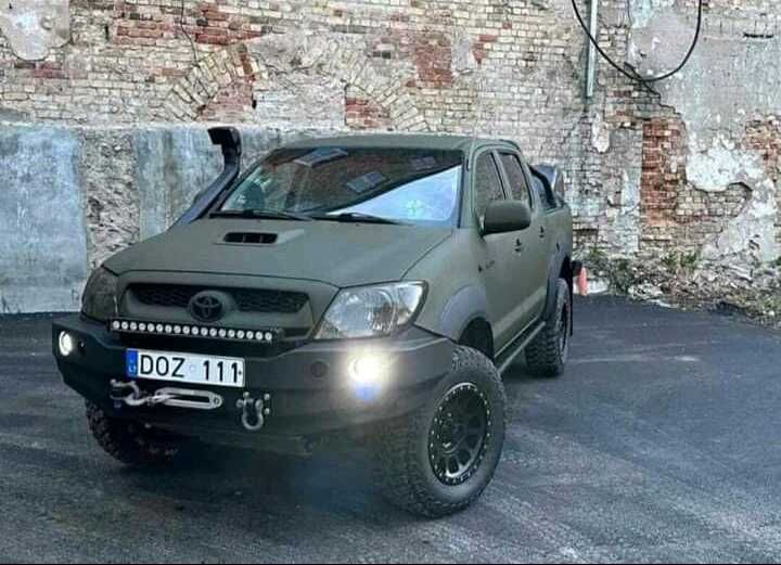 продам Toyota Hilux 3.0 TDi авто для ЗСУ