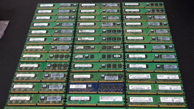 память DDR 2 на 1GB PC 6400, различных фир, DDR2 1 GB 800 MHz и 667