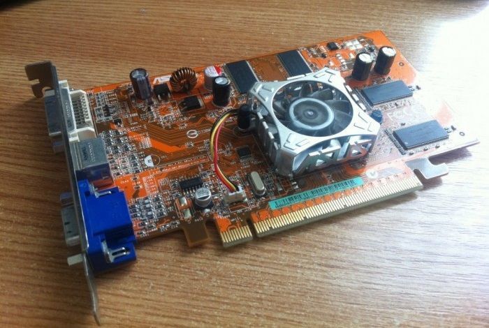 Видеокарта PCI-E Ati RADEON X300 на 256 mb и 128 Bit с гарантией !