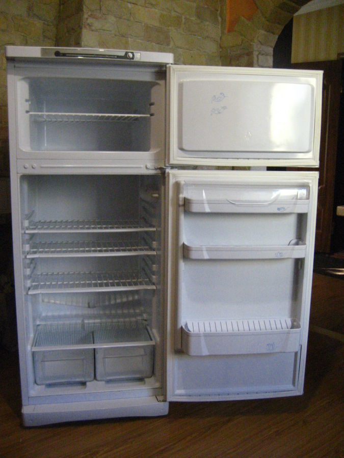 холодильник Indesit st 145.028