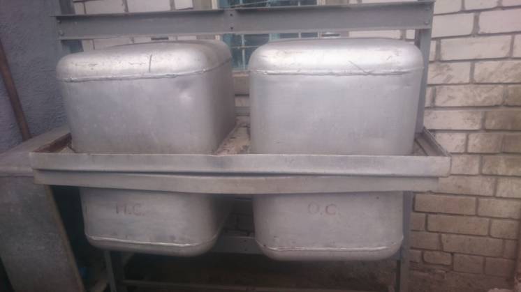 Продам двухсекционную алюминиевую ванну б/у,тележки разных размеров
