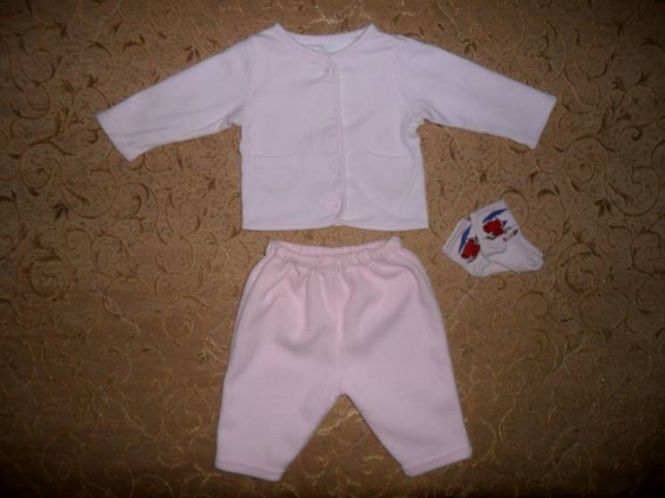 Теплый комплект костюм -кофта и штаны на малышку 0-3мес.