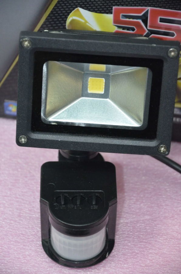 Светодидоный прожектор JY-TGD10W-B + датчик движения