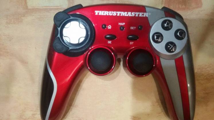 Продам геймпад Thrustmaster Ferrari 430