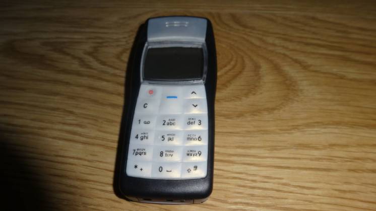 Nokia 1100 с фонариком