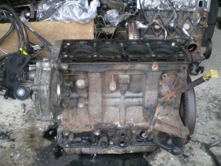 Двигатель Opel Vivaro 2.5 DCI 2001-2006