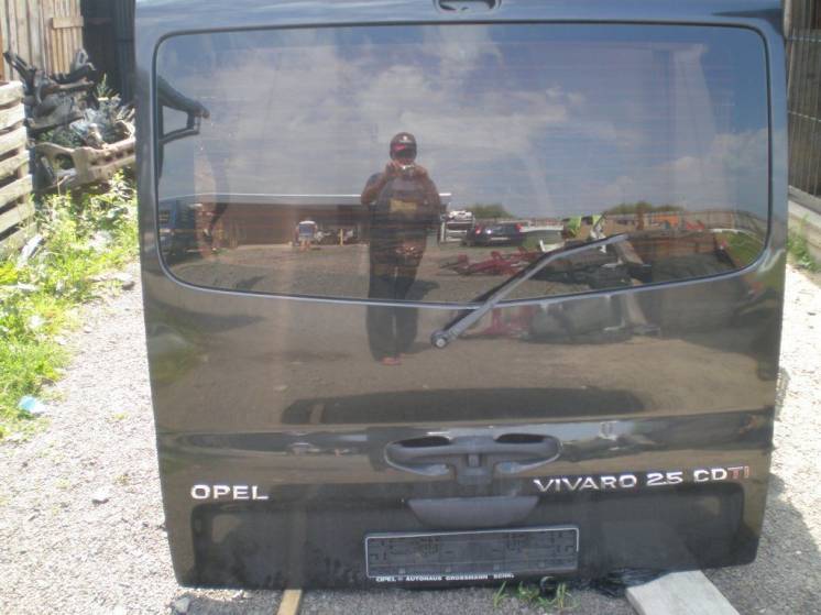 Крышка багажника Opel Vivaro