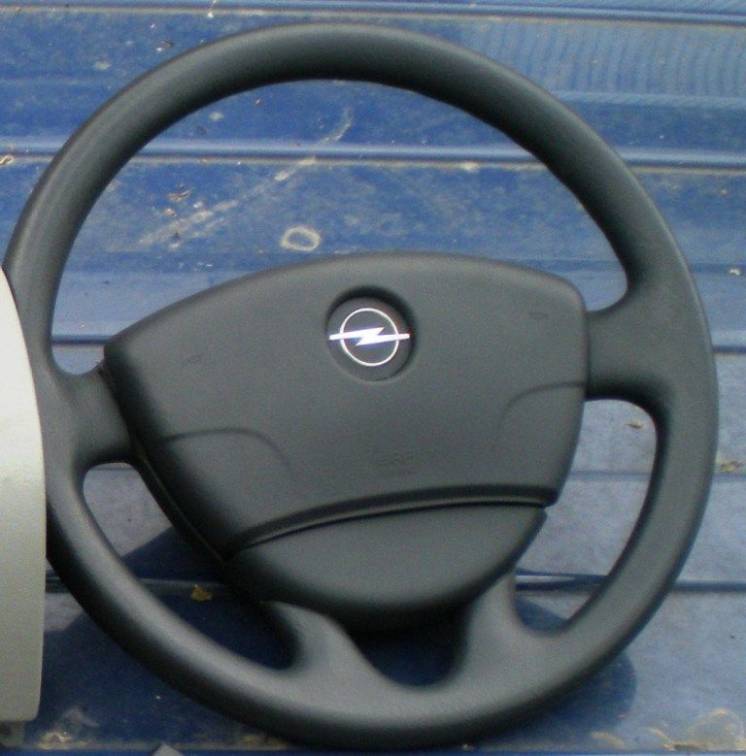 Подушка безопасности водителя Airbag Opel Vivaro 2010-2014