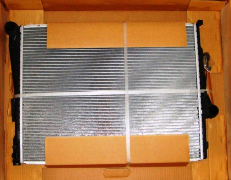 Радиатор охлаждения BMW 3 series (E46) радиатор БМВ Е46