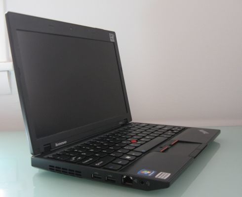 Продам  ноутбук Lenovo ThinkPad X100e на запчасти