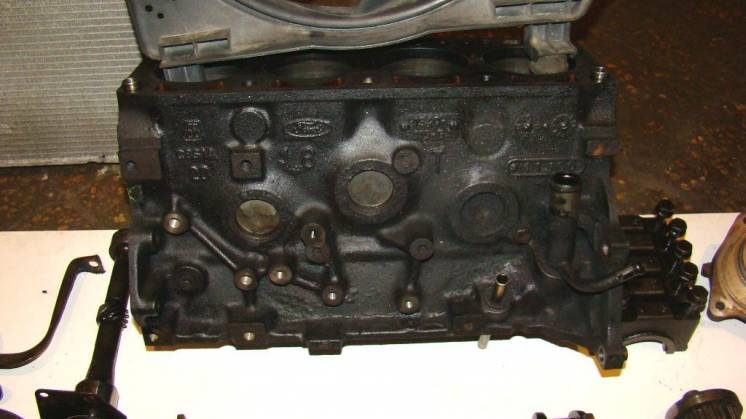 Двигатель  Ford Courier 1.8D c Германии по деталям.