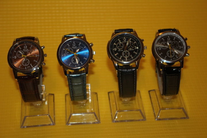 класичні наручні годинники. классические наручные часы.