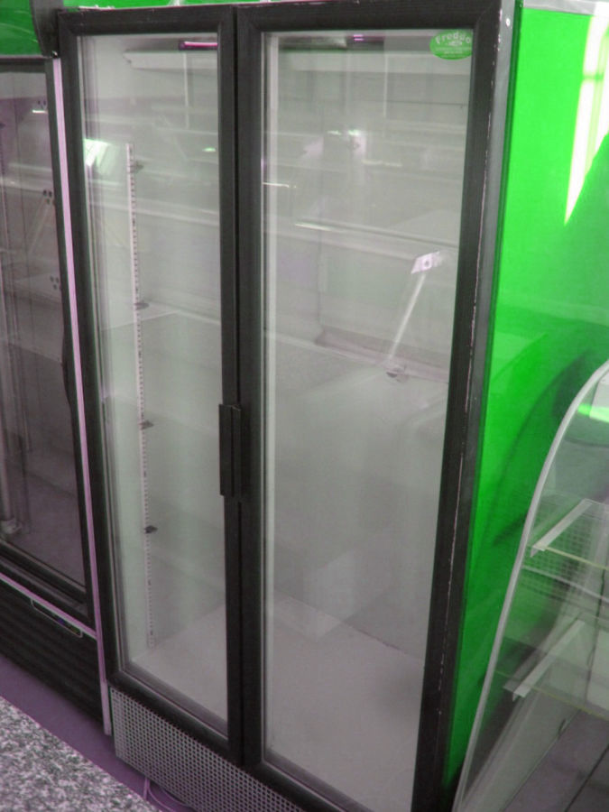 Качественный стеклянный холодильный шкаф купе бу Frigorex 900 л
