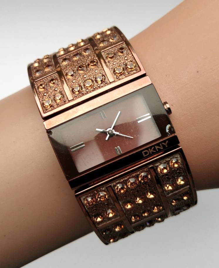 DKNY часы из США с камнями на браслете оригинал сталь WR30M