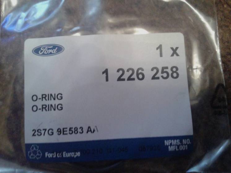 1 226258 Ford  Кольцо уплотнения топливного насоса 1,6/2,0