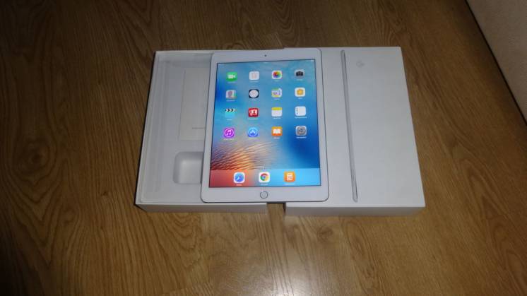 iPad Air 2 32 Gb состояние идеальное с коробкой