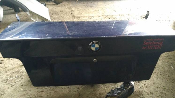 кришка багажника BMW E36 седан в зборі