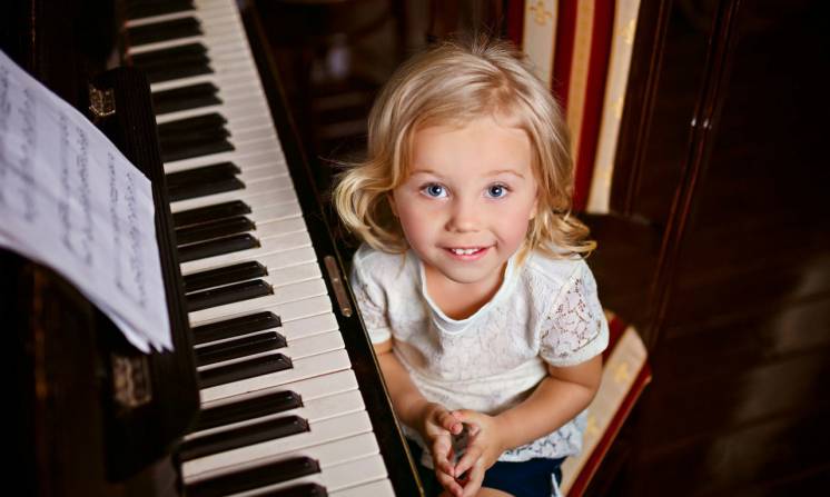 Уроки музыки для детей с 3-х лет и взрослых . Фортепиано и вокал