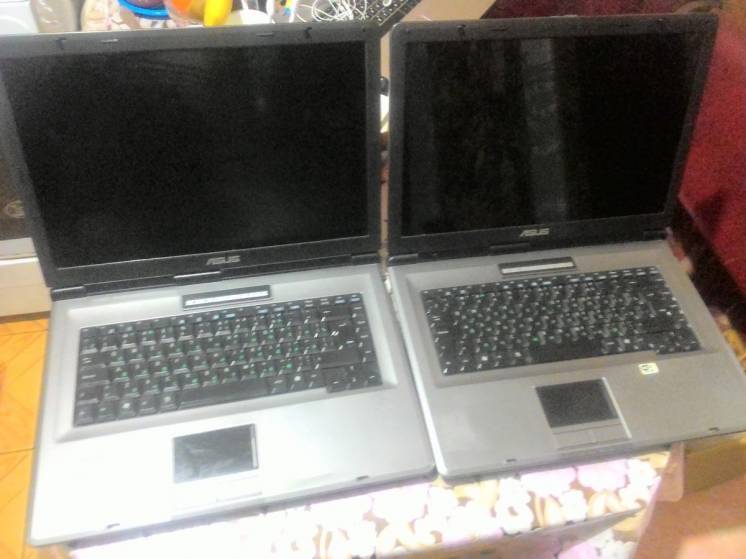 Двух ядерный ноутбук 15`4 Asus X51L IntelCore2Dou_2Gb_120Gb_WiFi_DVDRW