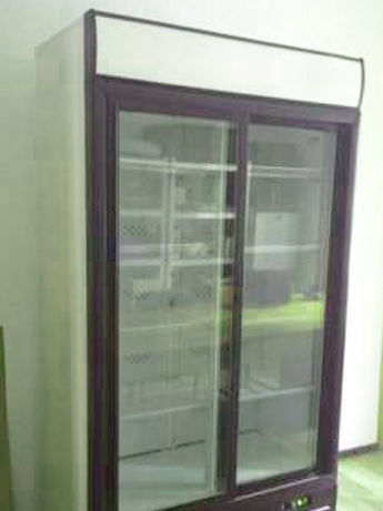 Отменный холодильный шкаф витрина со стеклянными дверьми бу на 700 л