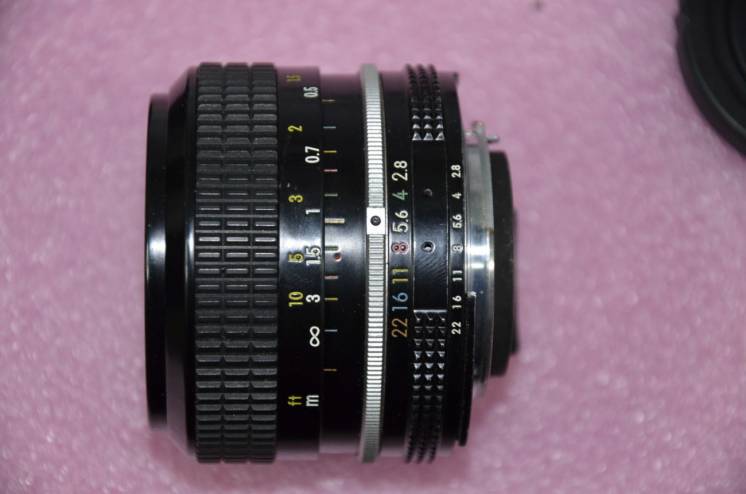 Nikon Nikkor 24mm f/2.8