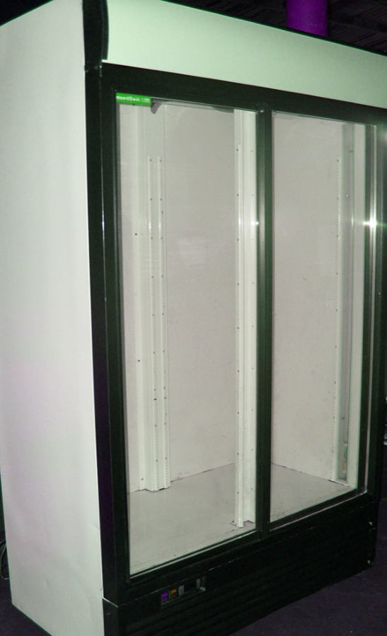 Холодильный шкаф витрина двухдверный Ubc на 700 л, под напитки