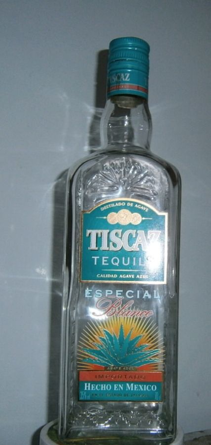 Бутылка текиллы Tiscaz