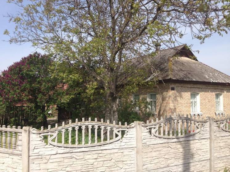 Продам дом в смт. Дымере 35 км. от Киева