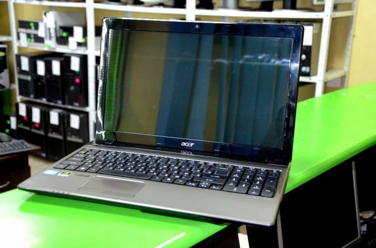 Ноутбук ACER 5750G / Core i5-2430M/4Gb / 750Gb HDD / GeForce GT540 2Gb