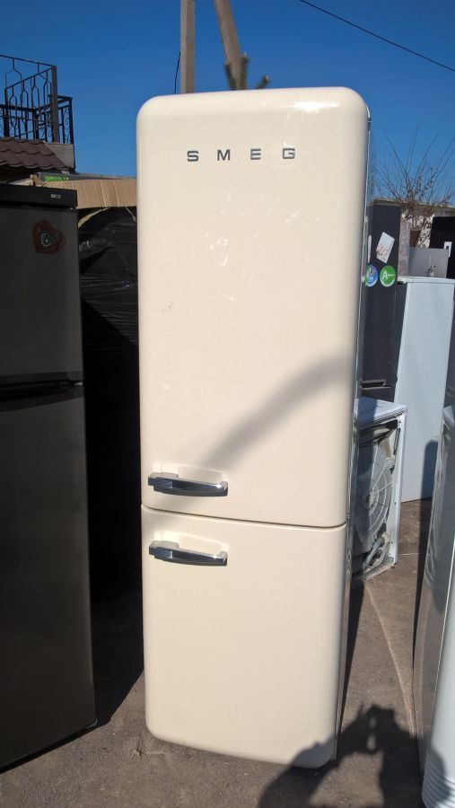 Двухкамерный холодильник SMEG б/у