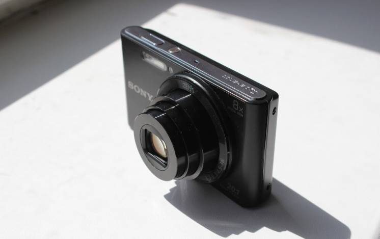 Цифровой фотоаппарат Sony Cyber-Shot DSC-W830 - 20 Мп - HD - Идеал !