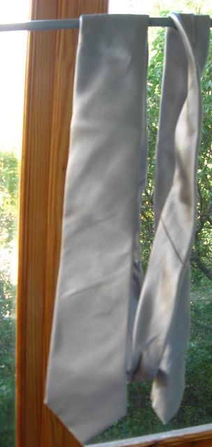 М. галстук серебристый серый атласный широкий и чёрный матовый узкий