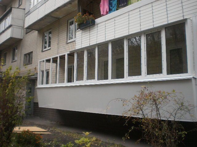 Остекление балкона с выносом недорого