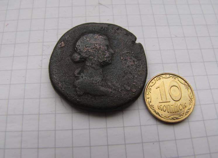 Большая монета Древнего Рима: сестерций Фаустины младшей