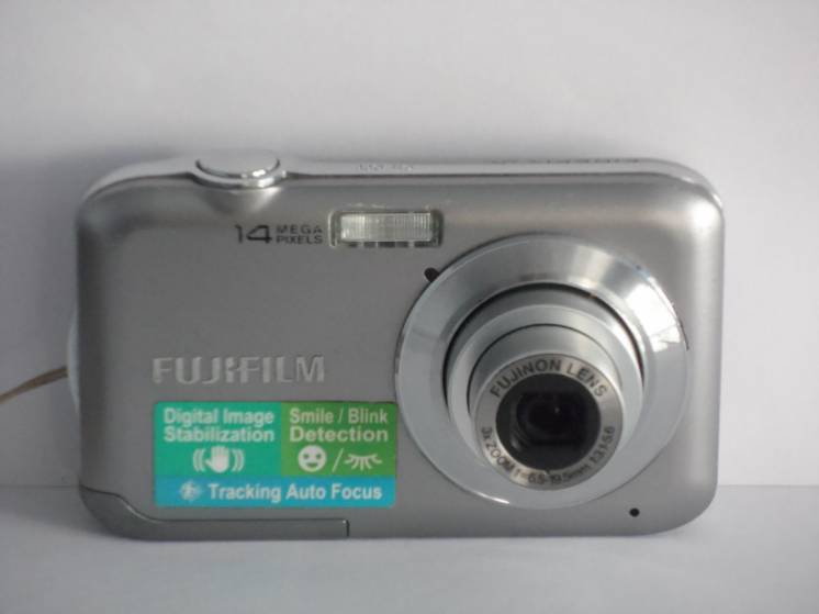 Цифровой фотоаппарат Fujifilm FinePix JV200 - 14 Mп. - HD - в Идеале !