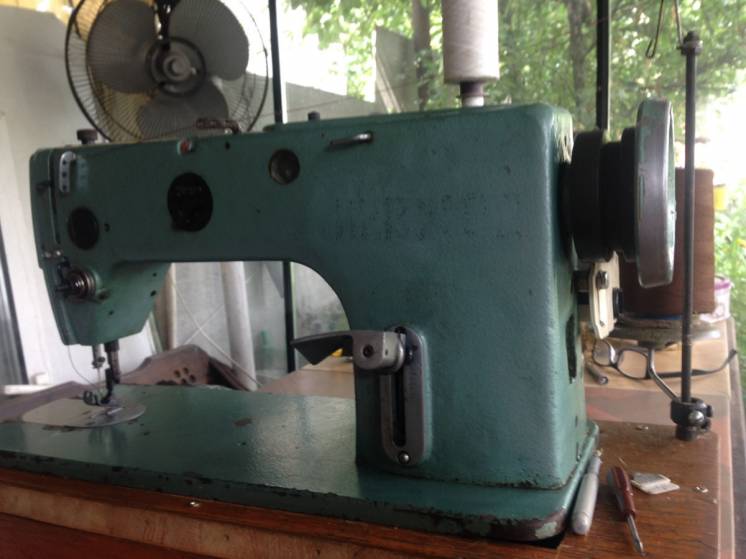 Швейная машинка промышленная 1022