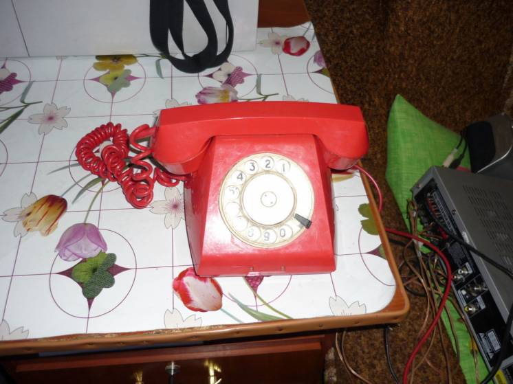 Телефон домашний с дисковым набирателем