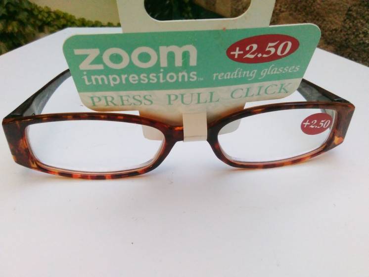 Очки для чтения Zoom Impressions +2.5 фирменные