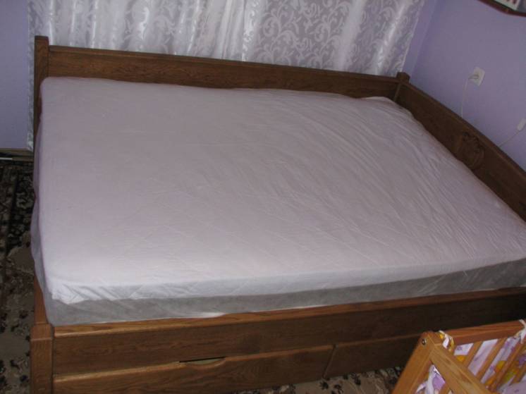 Кровать деревянная с шухлядами