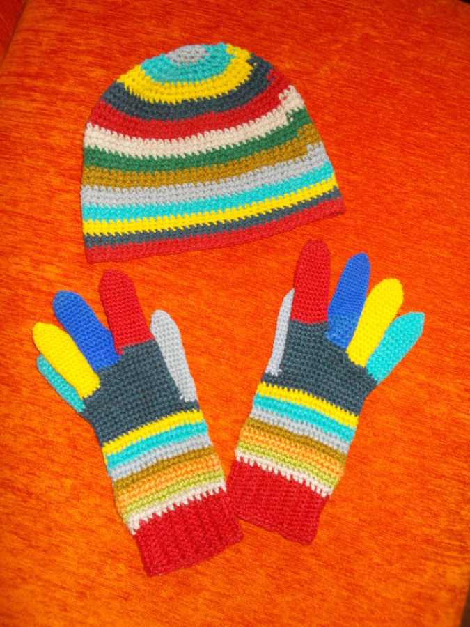 Набор: шапка и перчатки 
