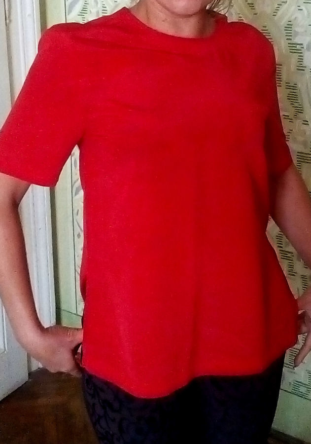 Эффектная красная блуза М-L