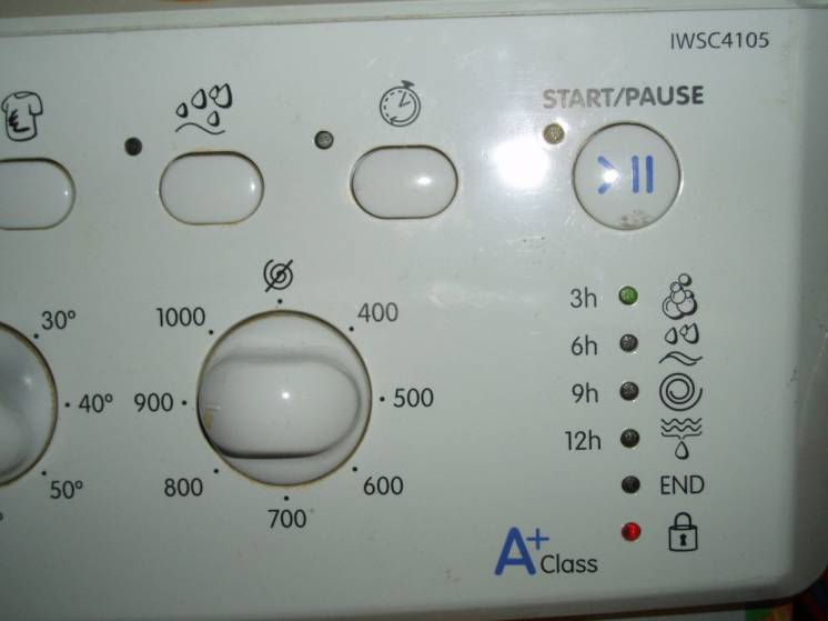 Продам стиральную машину Indesit IWSC 4105 по запчастям