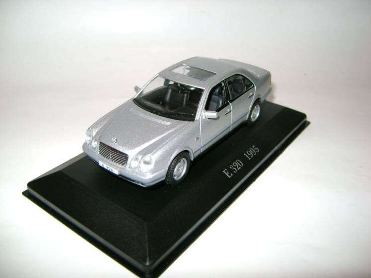 Mercedes-Benz E 320 (1995) IXO/Altaya 1:43