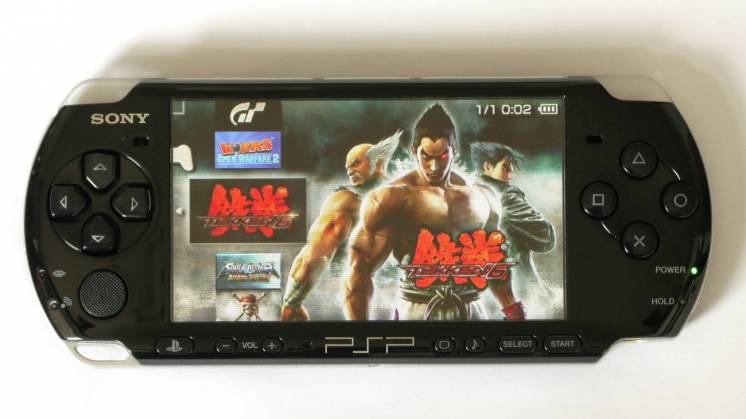 Портативная игровая приставка Sony PlayStation PSP3004 Wi-Fi, интернет