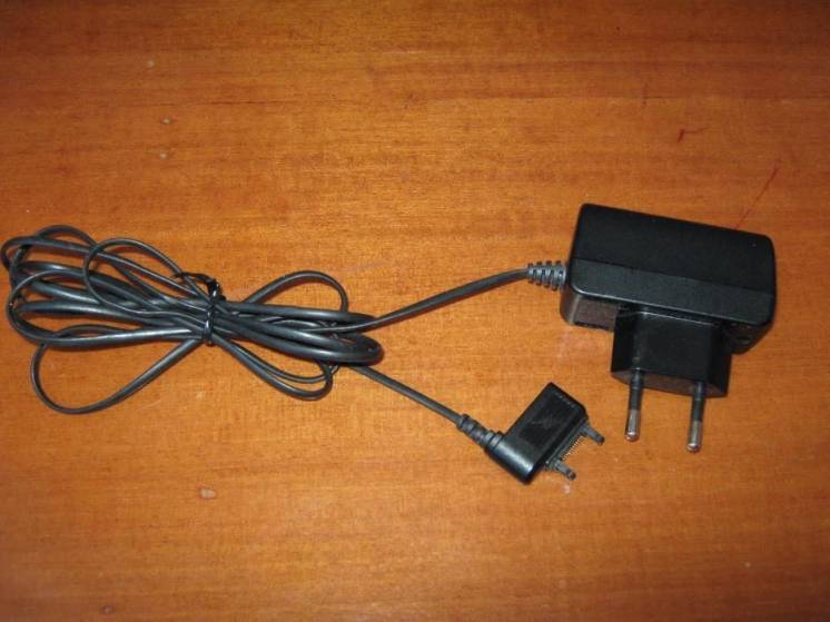 Зарядное устройство USB-кабель Sony Ericsson