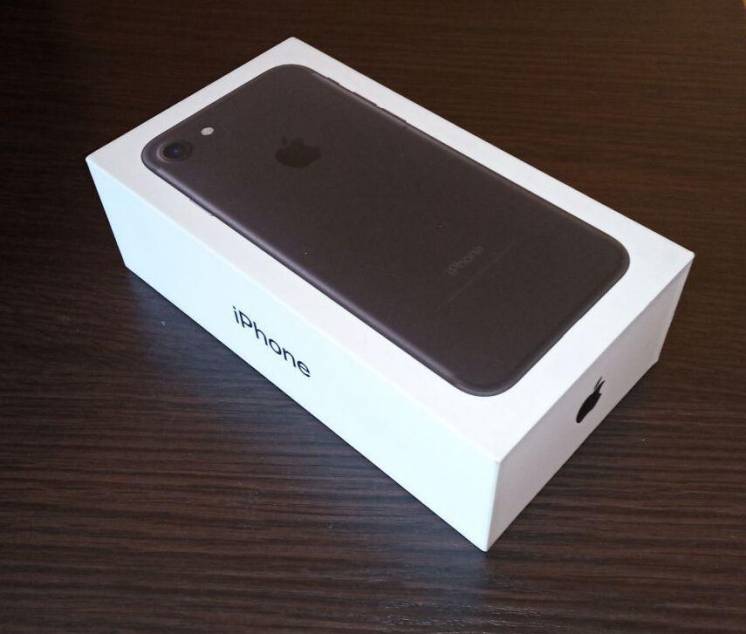 Коробка от смартфона Apple iPhone 7